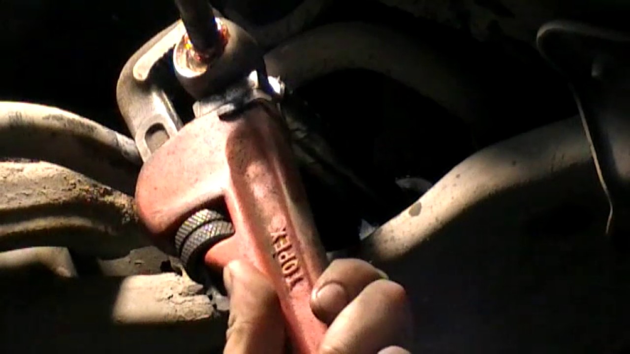 Хендай Элантра как поменять рулевую тягу/Hyundai Elantra  How to change steering traction