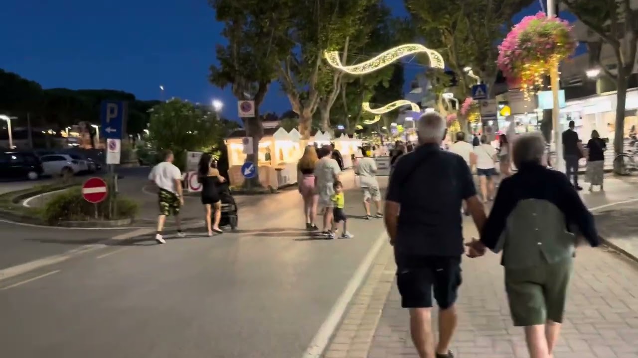 Vacanza a Bellaria Igea Marina 2025-5 agosto. Passeggiata serale (Isola dei Platani e Lungomare)🩵