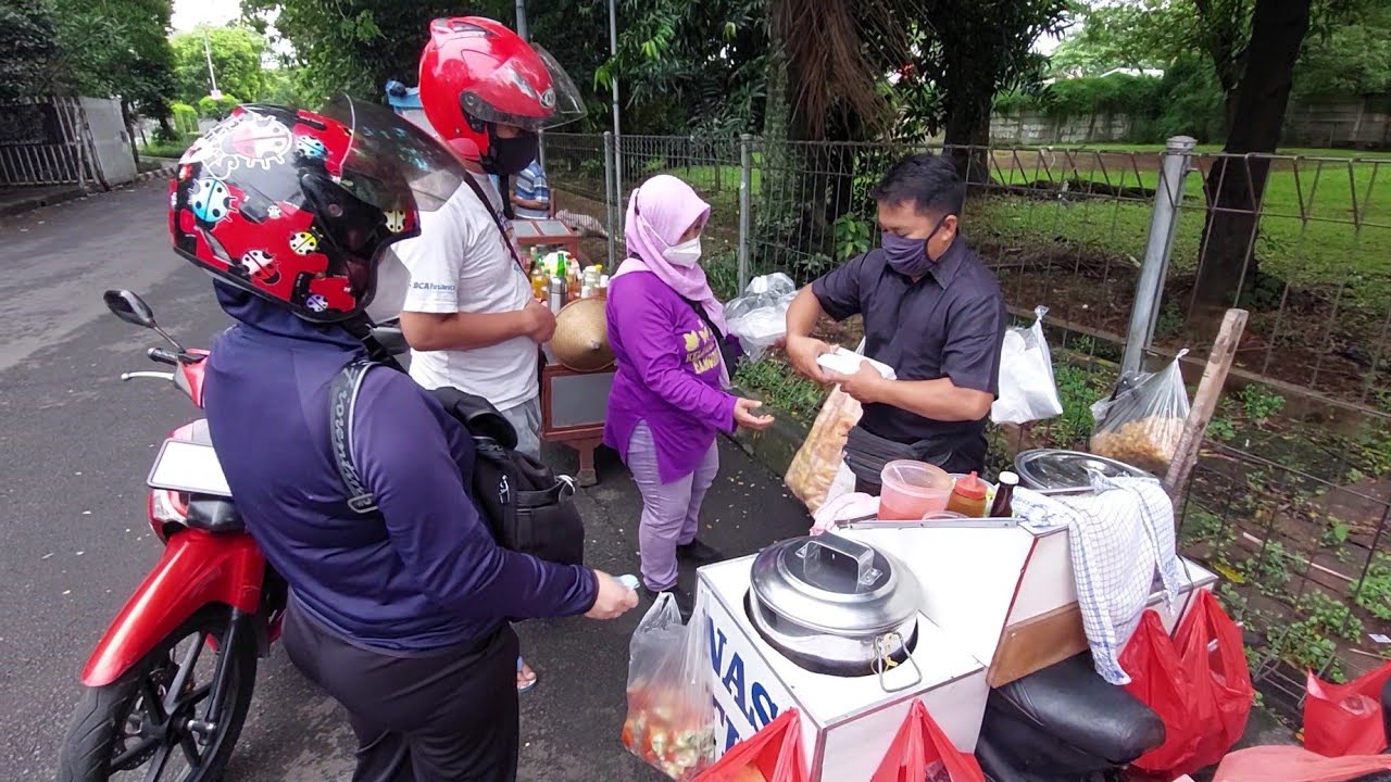 4 JAM LUDES 100 PORSI !!! TERNYATA JUALANNYA SUDAH 22 TAHUN - INDONESIAN STREET FOOD