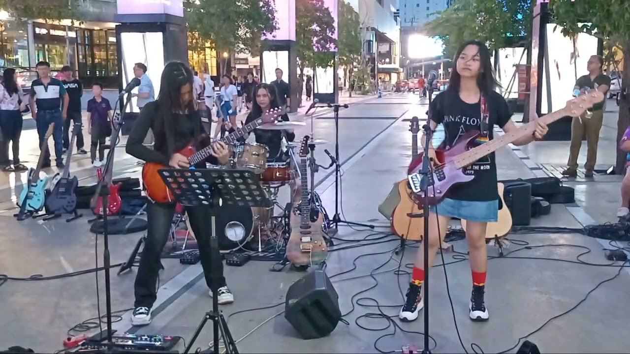 they make rock hot#rock bottom ufo#patty rock band