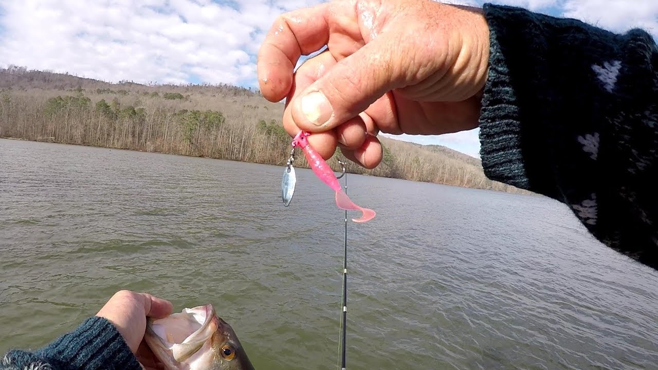 Fishing With Underspins ! A Great Bait For Searching Out Fish !
