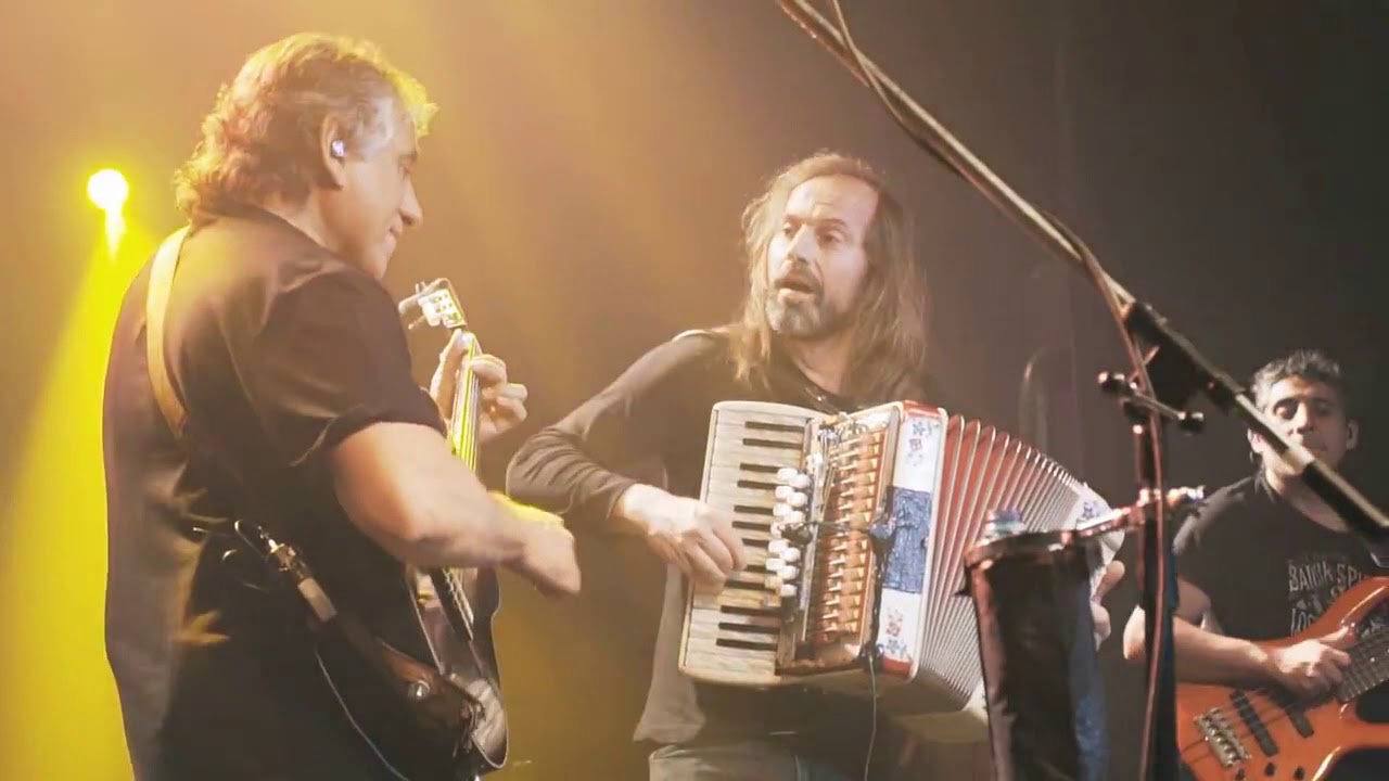 Horacio Banegas junto al Chango Spasiuk "el color de la chacarera" - "chacarera del acordeon".-