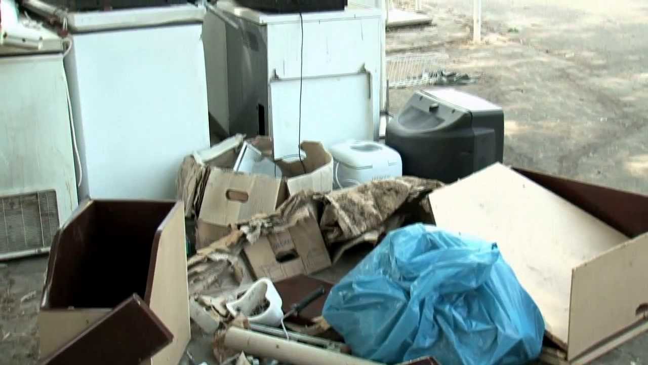 Nach der Flut: Aufr&auml;umen in Vietze