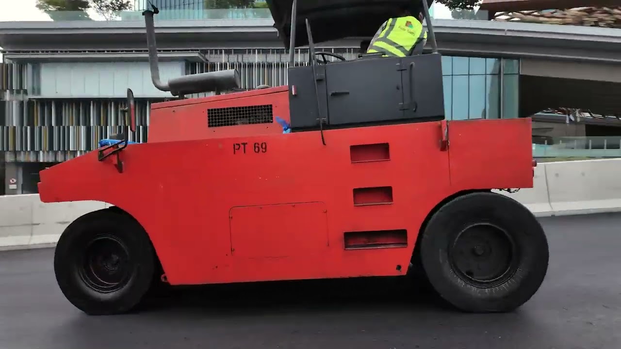 RTA Opens Two Bridges as Part of Trade Centre Roundabout Development