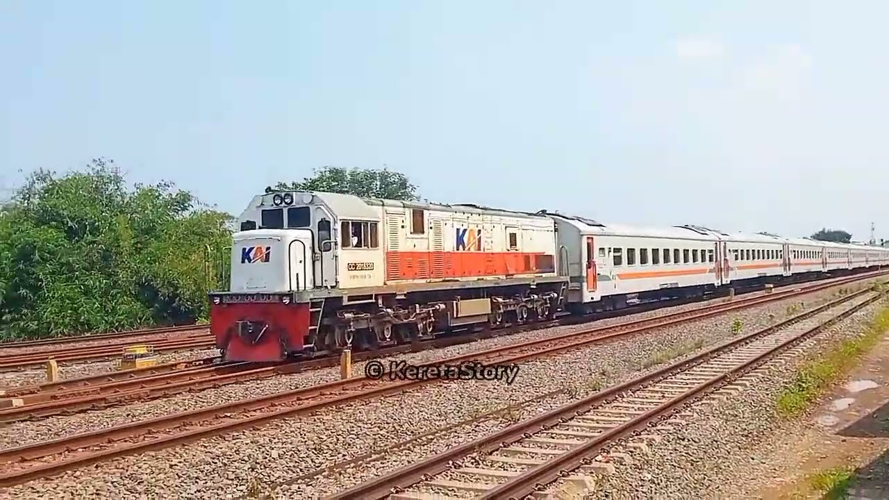 Melihat Kesibukan Stasiun Kroya Di Siang Hari || Banyak Kereta Keluar Masuk Stasiun