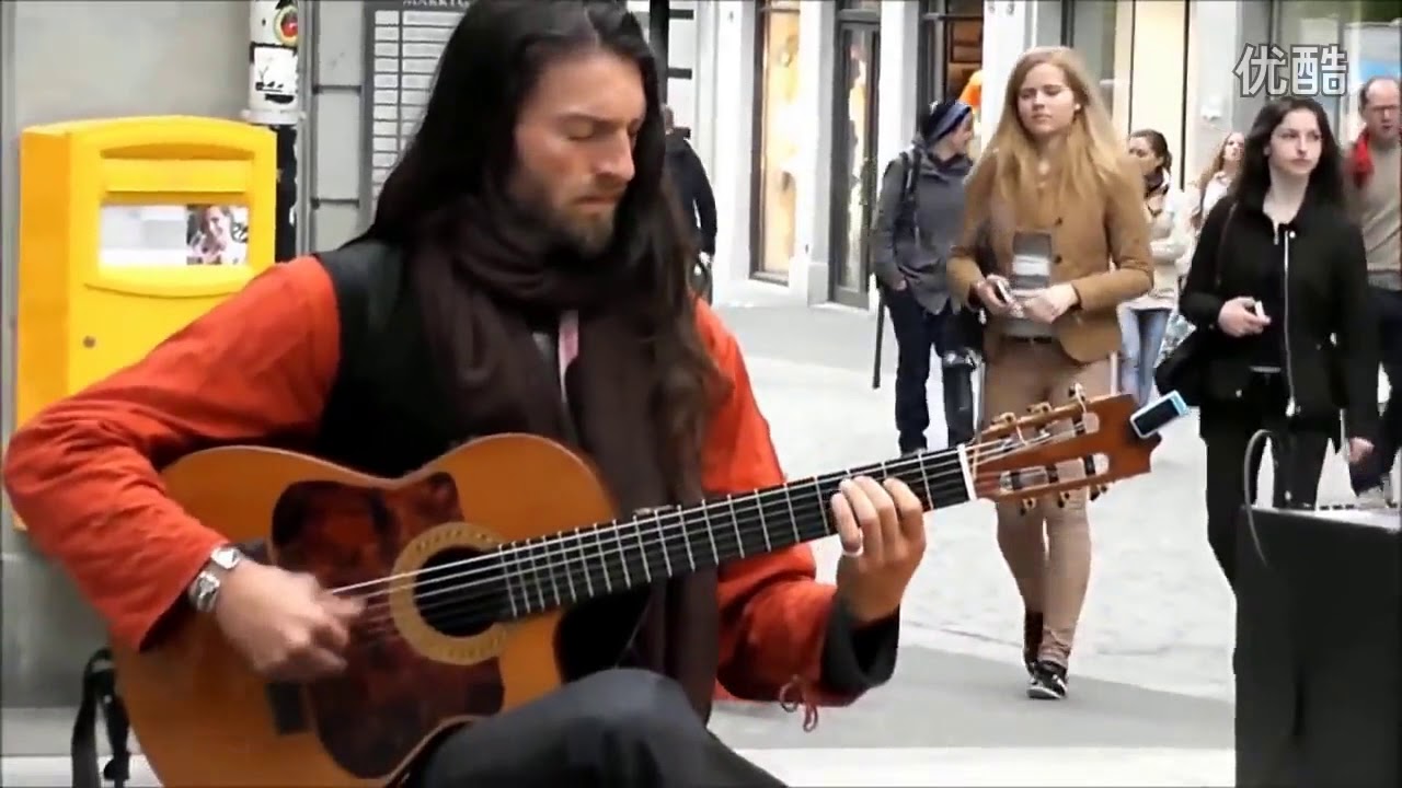 焚香吉他手街頭表演 這吉他彈的已入化境