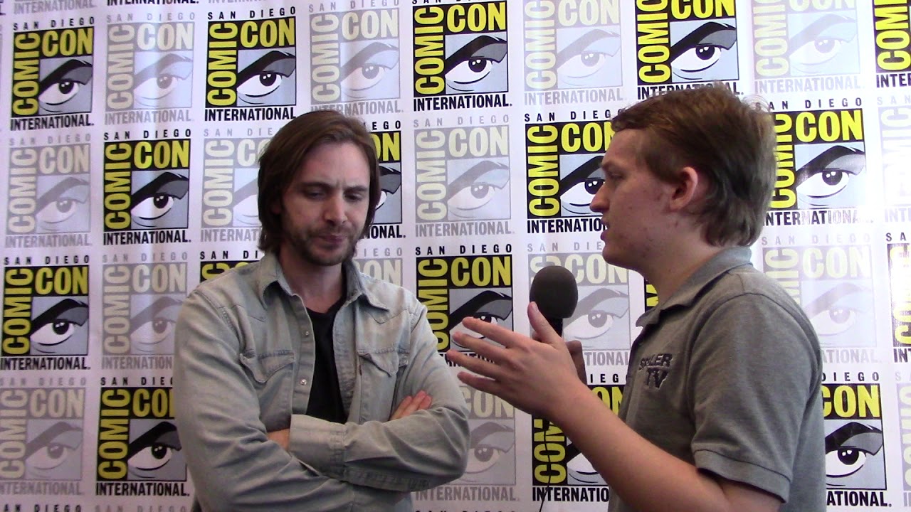 12 Monkeys - Aaron Stanford - SpoilerTV SDCC 2017 Interview