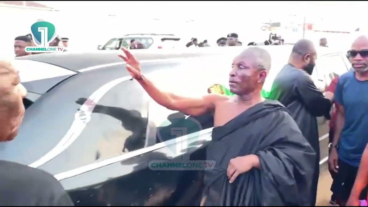 WATCH: Daddy Lumba's Remains arrive accompanied by Abusuapanyin Tupac at Heroes Park