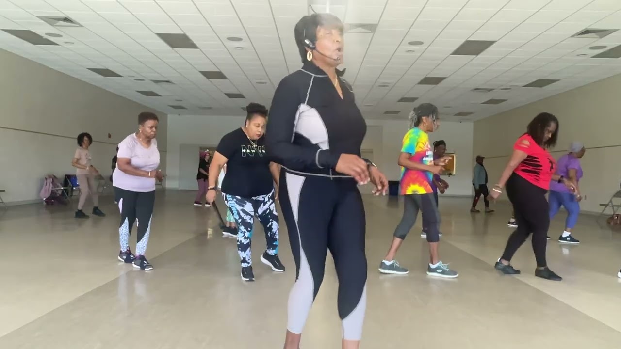 👀Watch us Knock It Out The Box ☀️SUNSHINE LINE DANCERS☀️