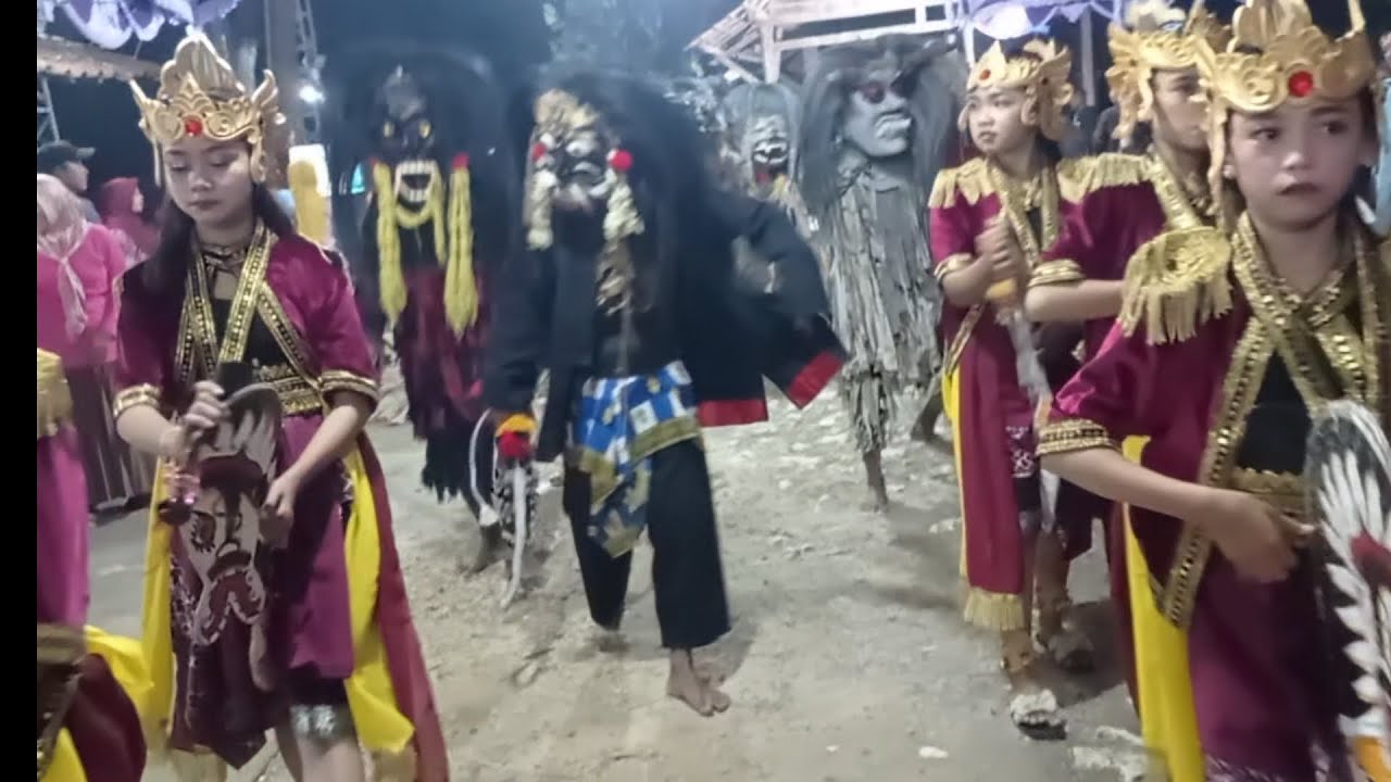 Arak arakan barongan Sekar Joyo melati Putro live tambaklulang