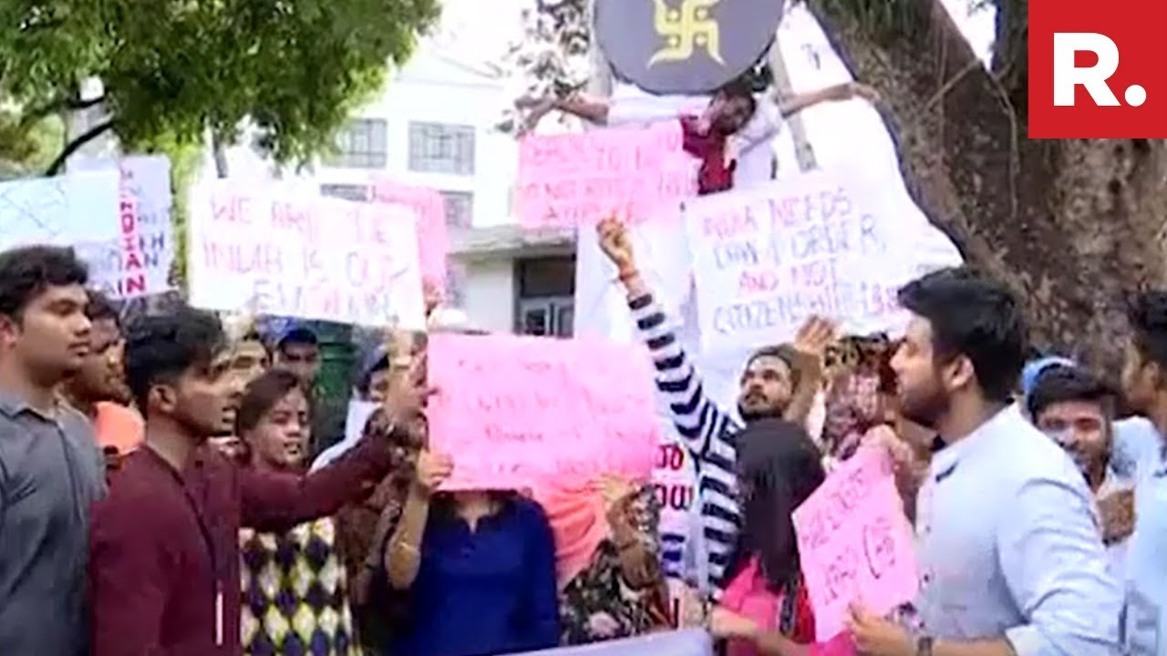 Thiruvananthapuram: Students From Different Colleges Stage Protest Against CAA