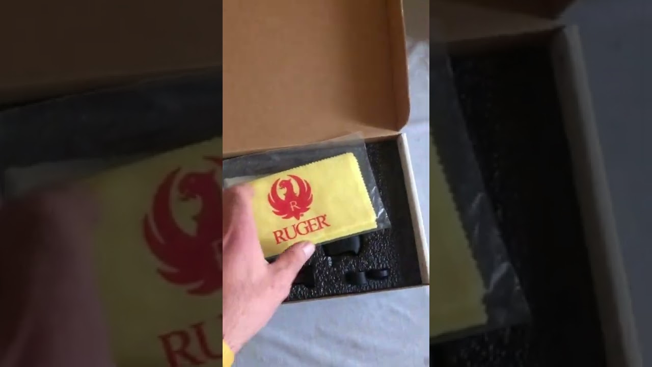 Unboxing RUGER SR22