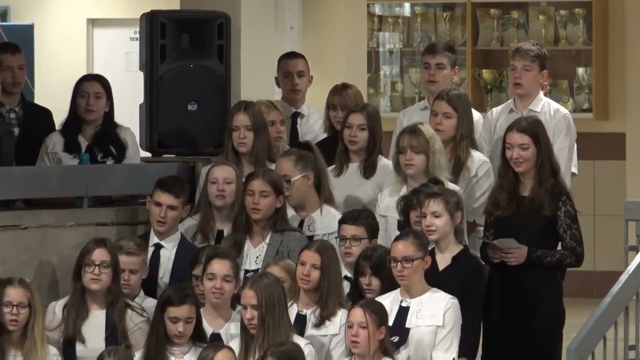 Ünnepi műsor a Nyíregyházi Arany János Gimnázium, Általános Iskola és Kollégiumban