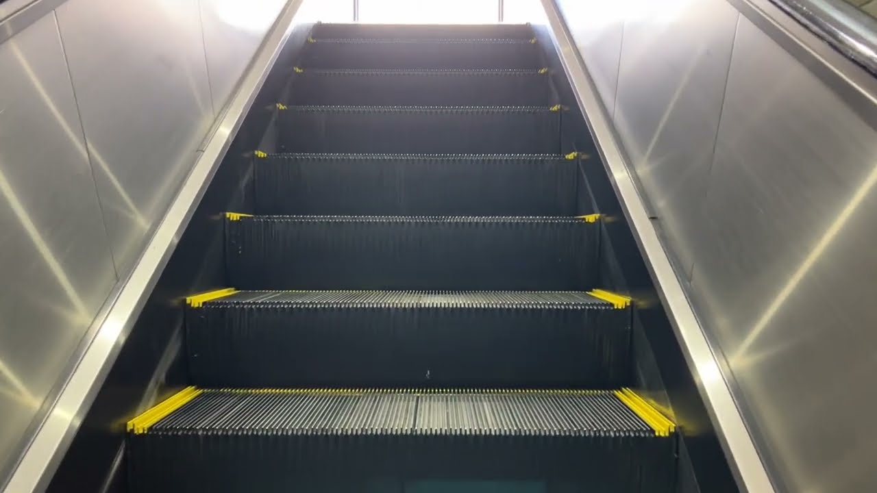 【三菱】1X エスカレーター 西院駅　阪急京都線 1X escalator Nishiin station Hankyu line Kyoto Japan