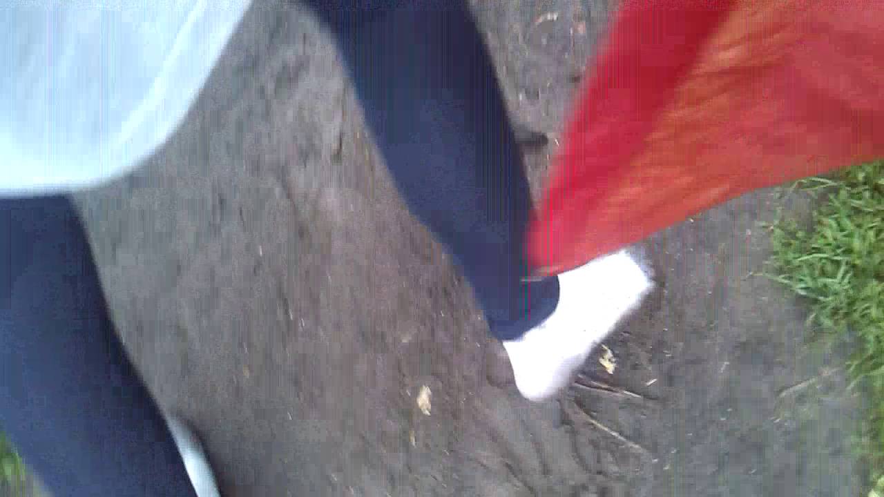 По калюжкам в беленьких носочках, селоо