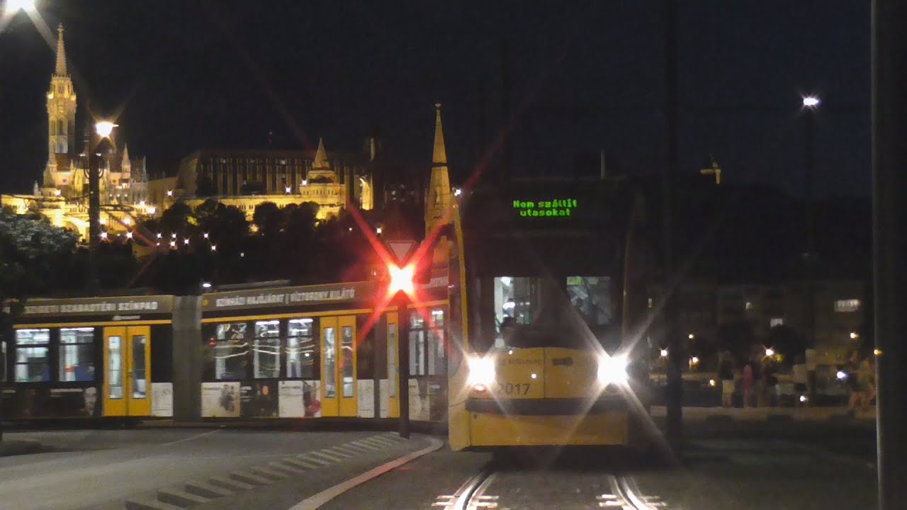 Combinók a 2-es villamoson / 54-meter Combinos on tram line 2