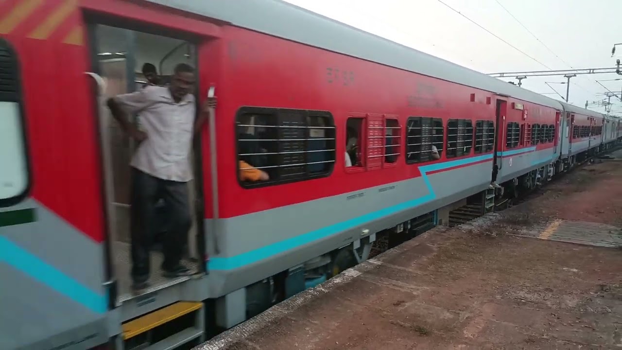 Close video shoot of Matsyagandha express 12620 with LHB coaches at Kumta railway station.