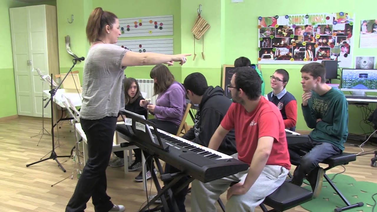 Musicoterapia: Aula de Músicos Autismo Aragón/Music Therapy ASD/Musicothérapie TSA/ Carmen Alperte