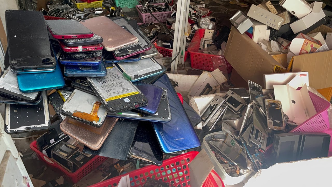 Great days ! Found a lot of Destroyed phone in the box | Restoration Phone