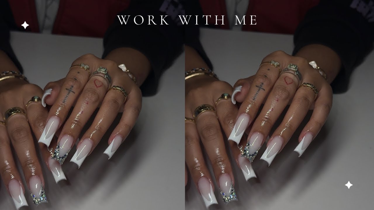 WHITE ON WHITE FRENCHTIPS 🤍