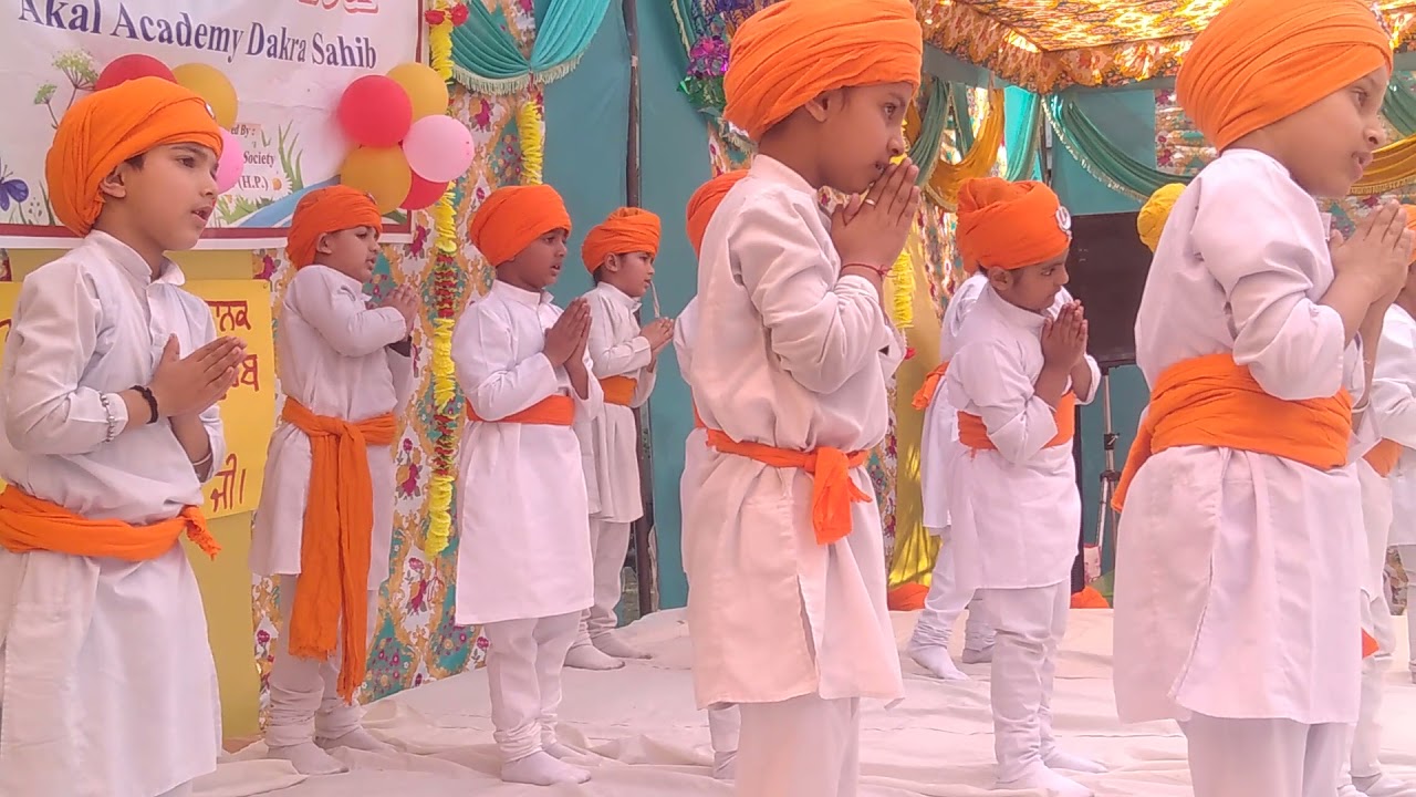 chitte chitte taare .......#little stars of the Akal Academy...🙏