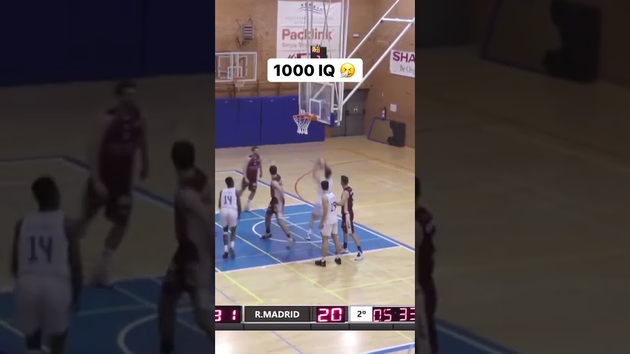 basketball 1000IQ #shorts #shortsvideo #basketball #100iq