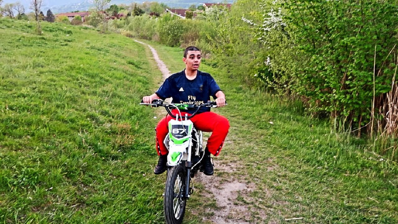 MOMO TESTE ENFIN LA MOTOCROSS QUE LLEBOF A RÉPARER