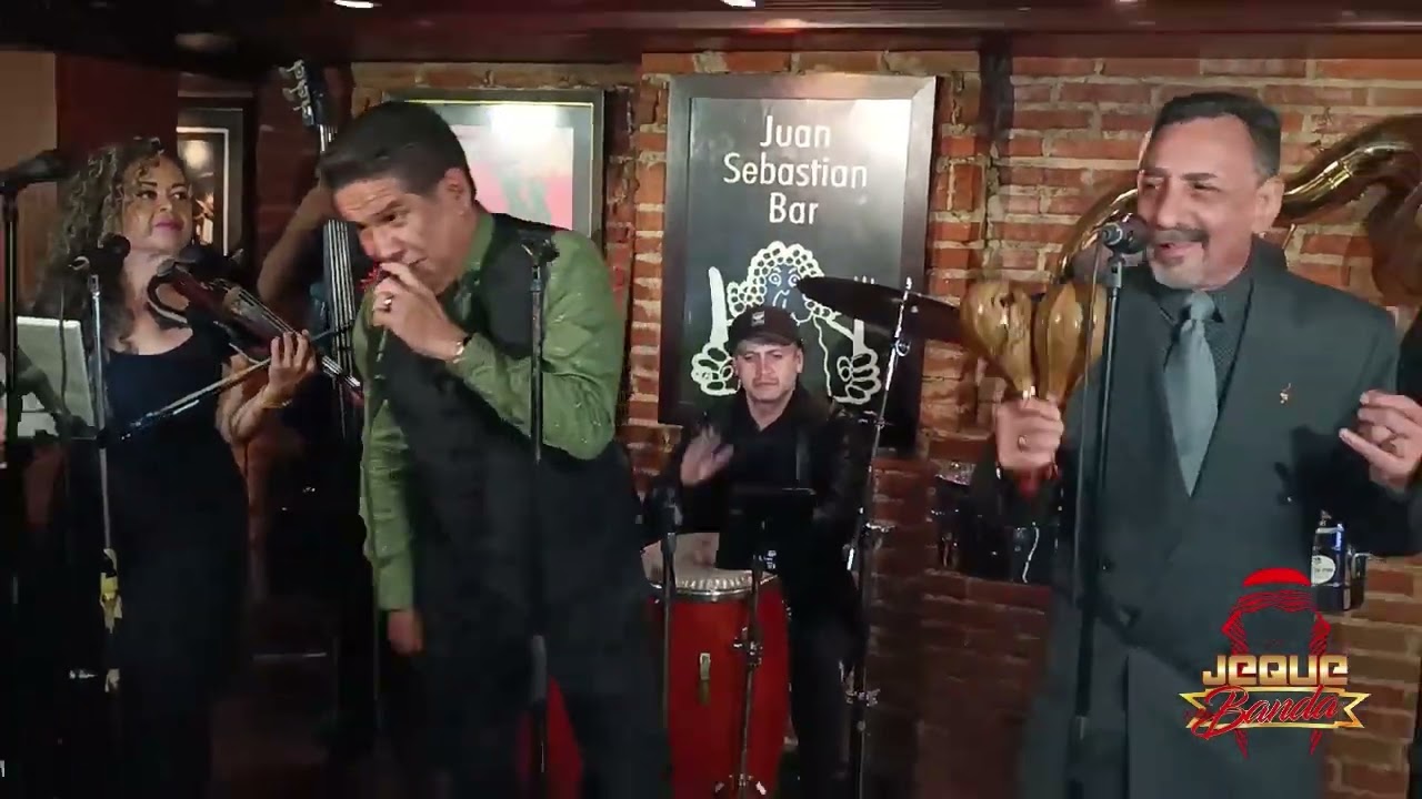 PERFUME DE ROSAS. EL JEQUE Y SU BANDA