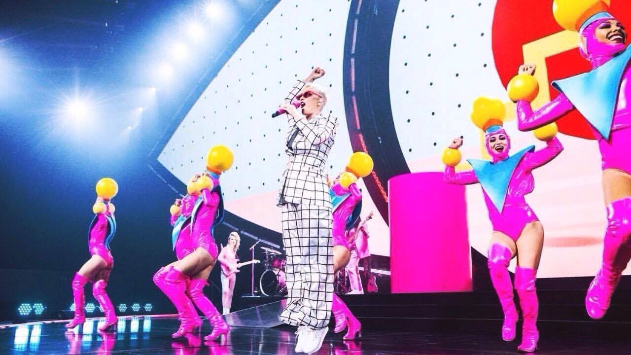 Katy Perry - Teenage Dream (Live at WITNESS: The Tour) [DVD]
