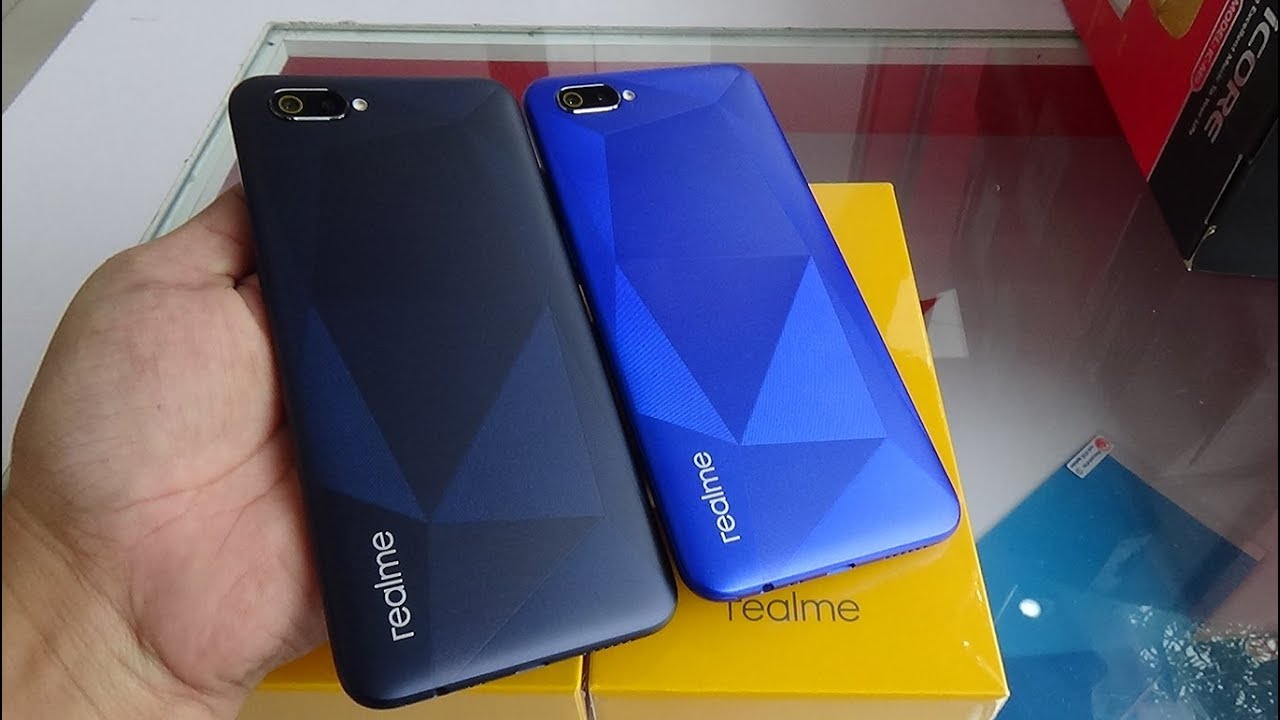 Realme C2 Black Diamond and Blue Diamond colors
