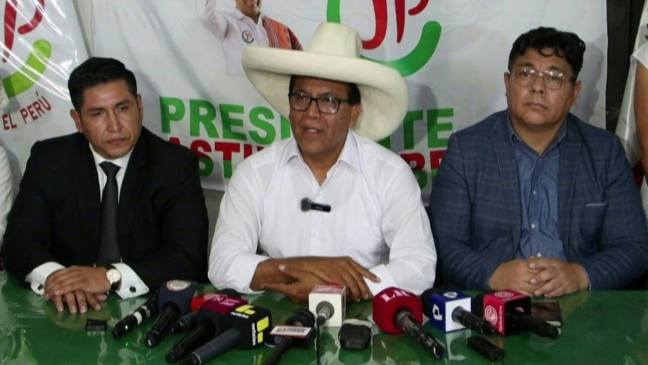 Izquierdista Roberto S&aacute;nchez trepa al segundo lugar en presidenciales de Per&uacute; | AFP