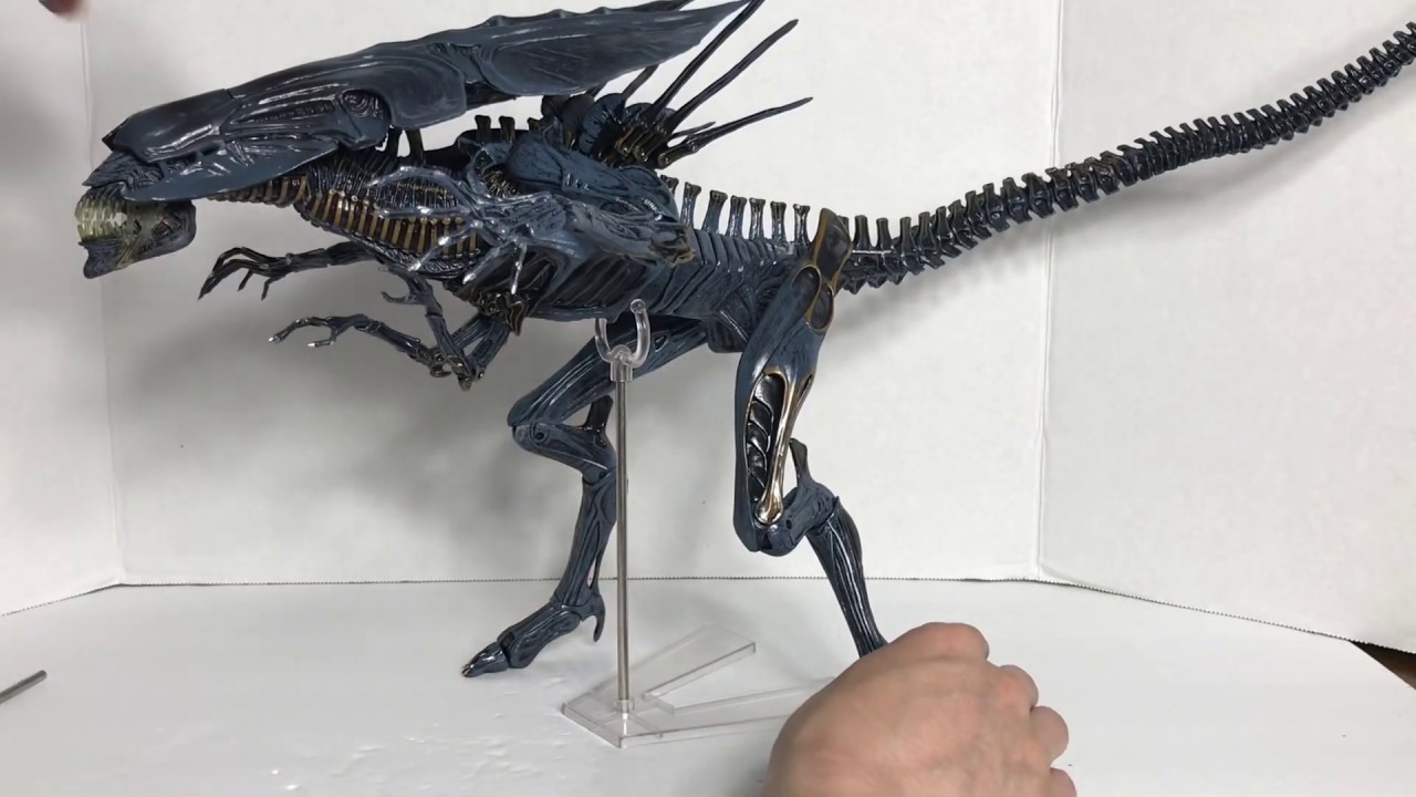 Neca Alien Queen Knock Off Review