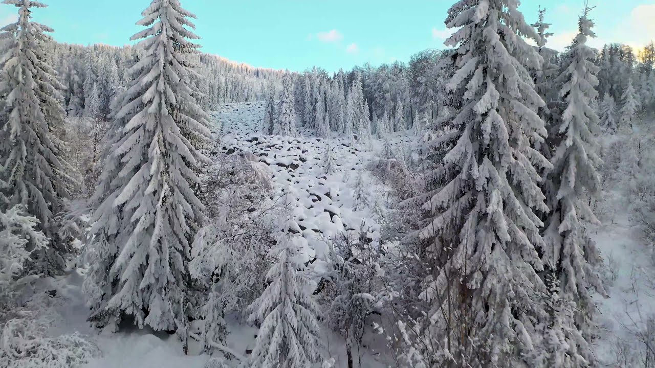 Muzica de pian anti-stres cu peisaje de iarna de poveste