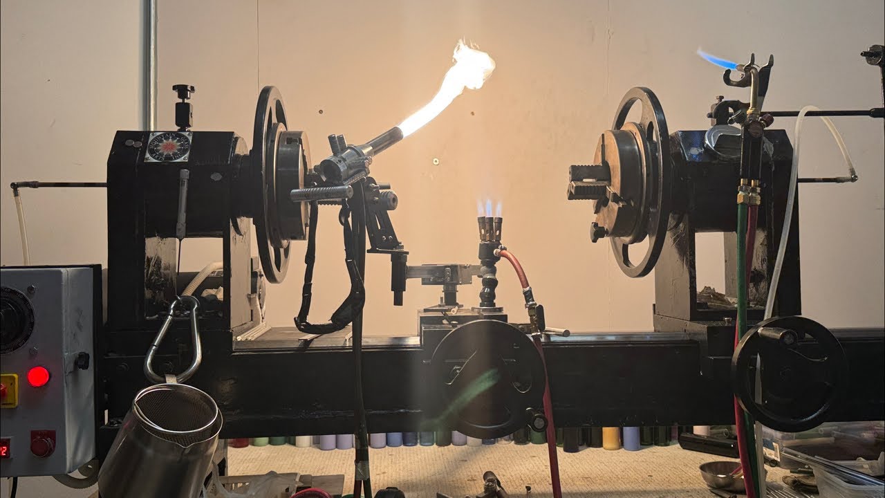 Live Glassblowing Demo  - UV Uranium Emerald Green Sleeve