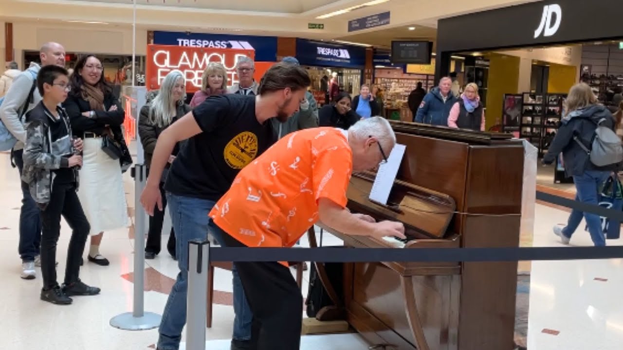 Epic BOOGIE WOOGIE Duet | Had The Crowd Shocked