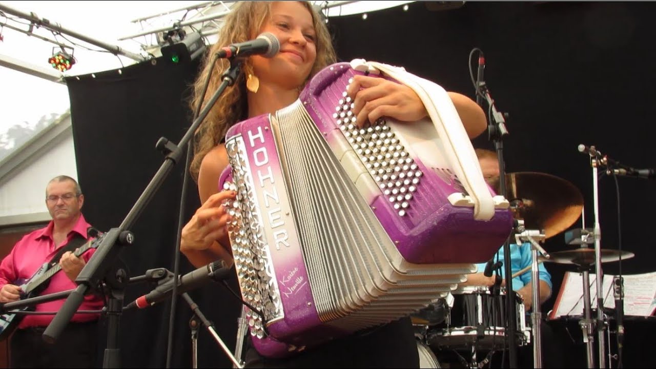 Karène Neuville 15 ans à Villeneuve l'Archevêque - La Felicità