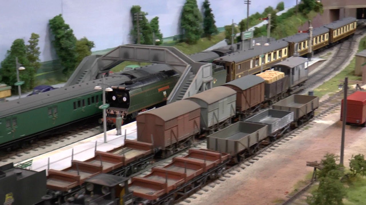 Newhurst O Gauge layout at Gauge O Guild Guildex 2018