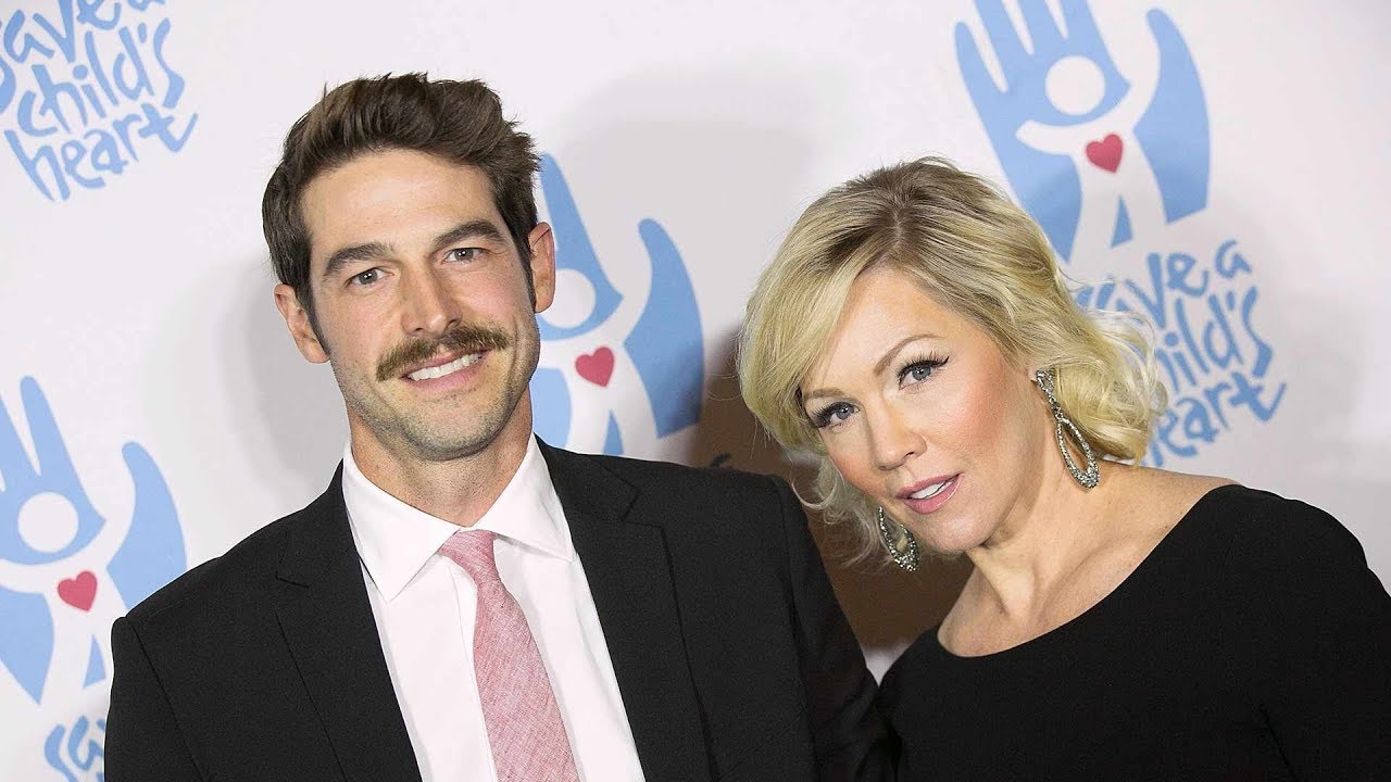 Jennie Garth&rsquo;s Husband Withdraws Divorce Petition