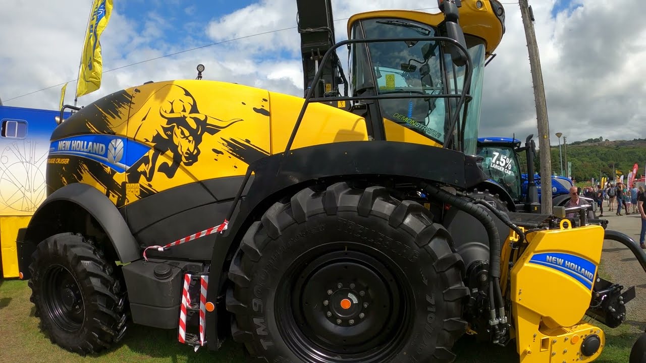 2023 New Holland FR650 15.9 Litre 6-Cyl Diesel Forage Cruiser (653 HP)
