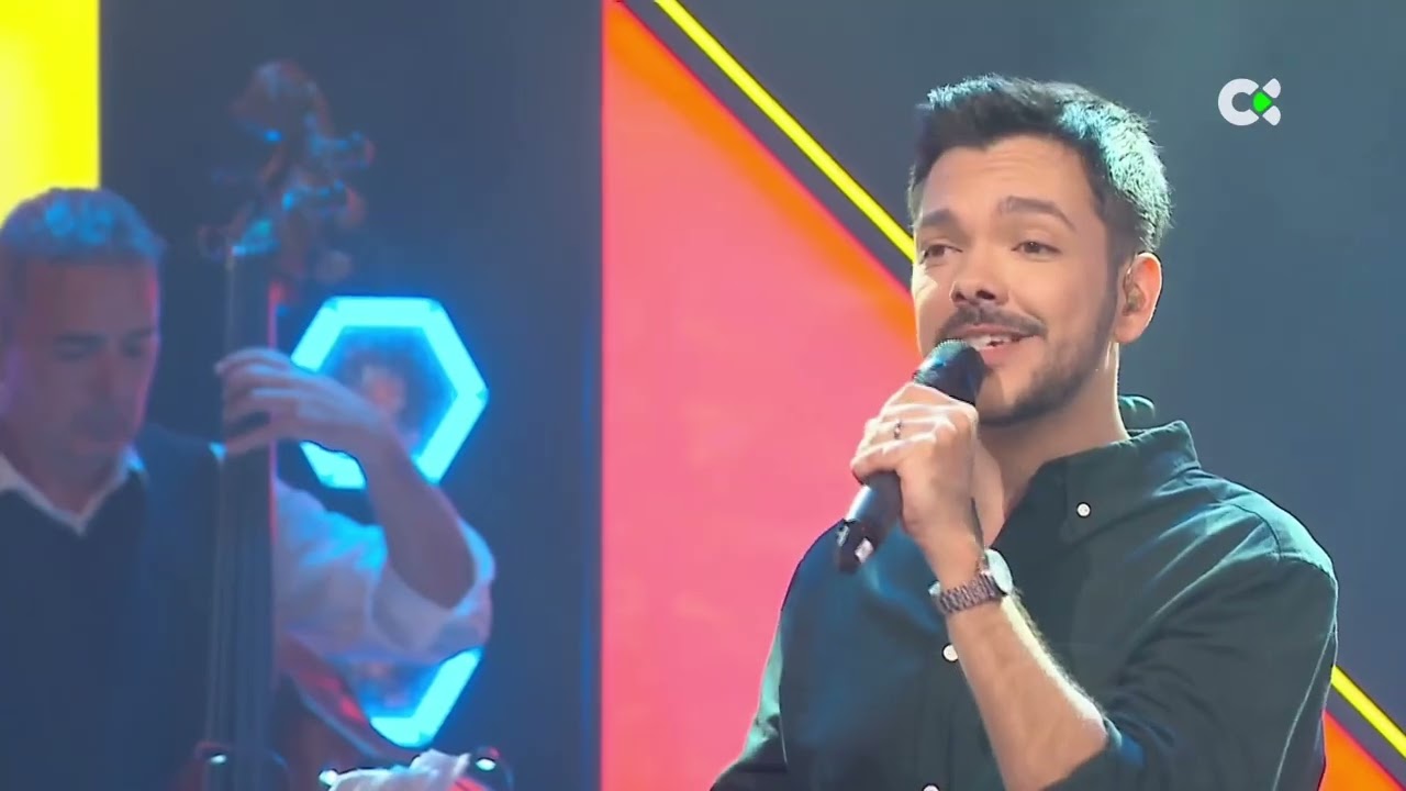 Sergio Rivero actuación en TV Canaria. Violín Ismel Leal.