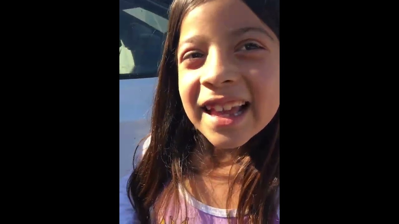 Ni&ntilde;as tocando.. chaparra de mi amor ❤️