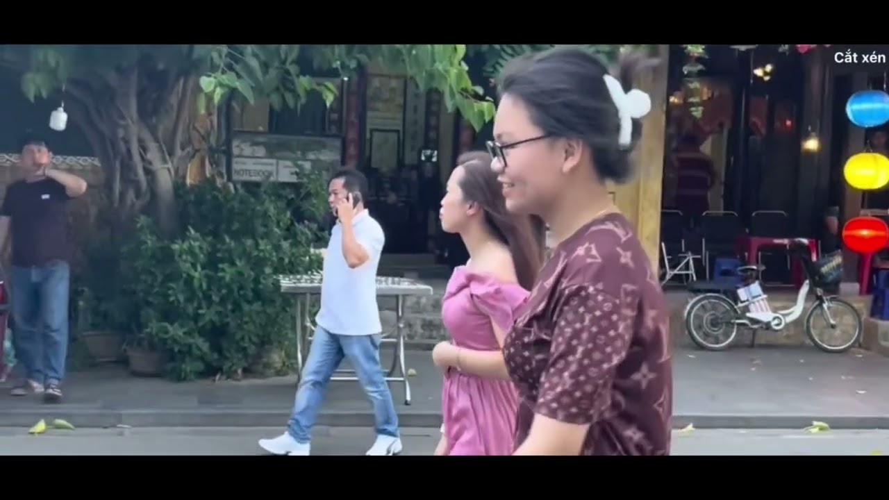 Nam phong sao em đi mãi dưỡi cơn mưa buồn 