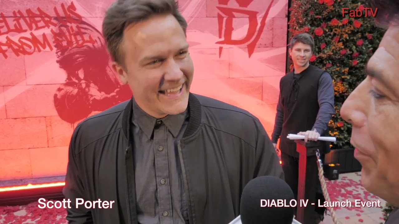 Scott Porter is a Huge Gamer! Arrives at the 
