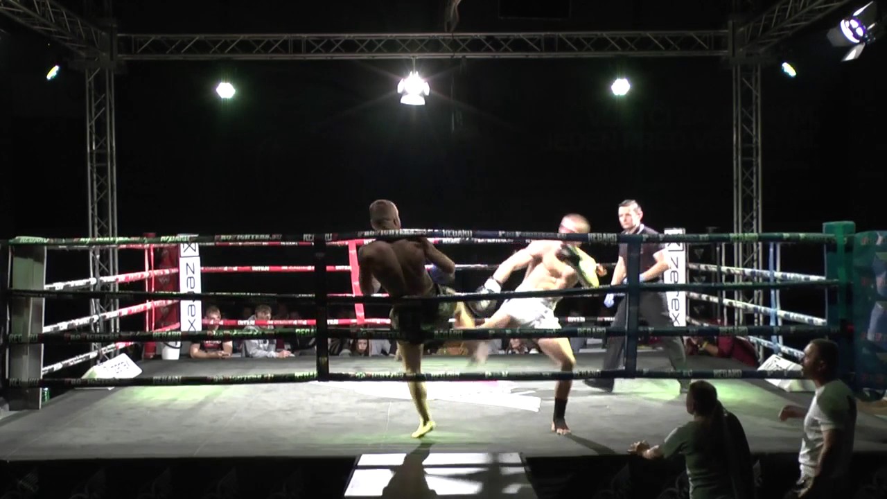 Lukáš Mandinec vs Peter Albrecht