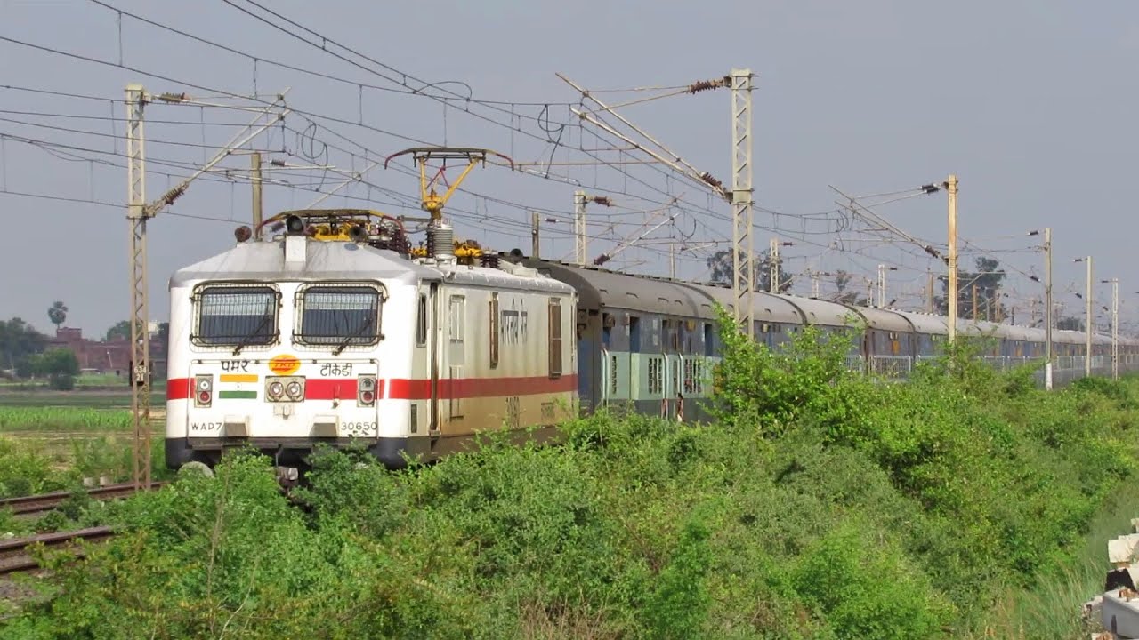 Night Train in Daylight | 12941 PARASNATH SF Express !!