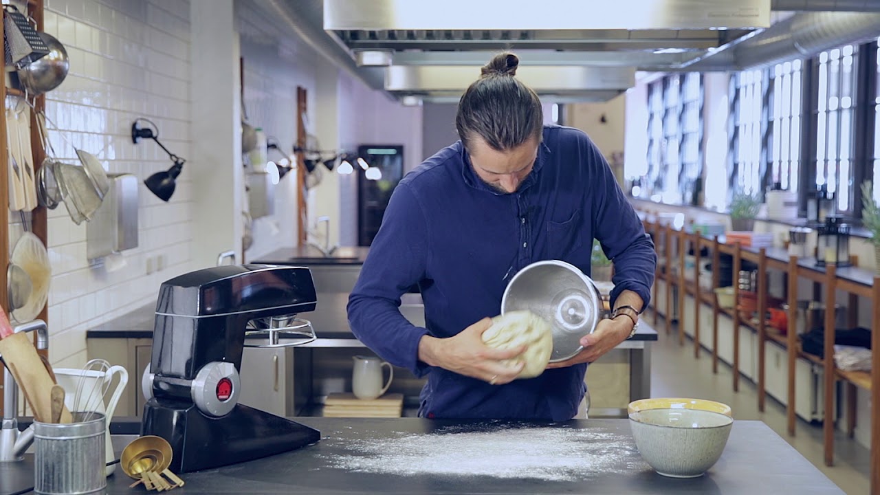 Meyers kanelsnurre - Lav dine egne lækre kanelsnurre | Coop.dk MAD