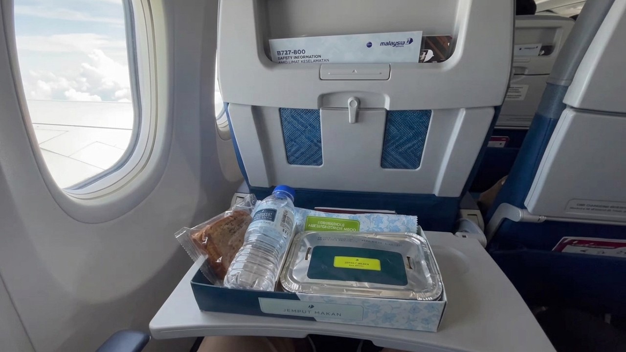 Malaysia Airlines Excellent Short-Haul Experience | B737-800 | Da Nang ✈ Kuala Lumpur
