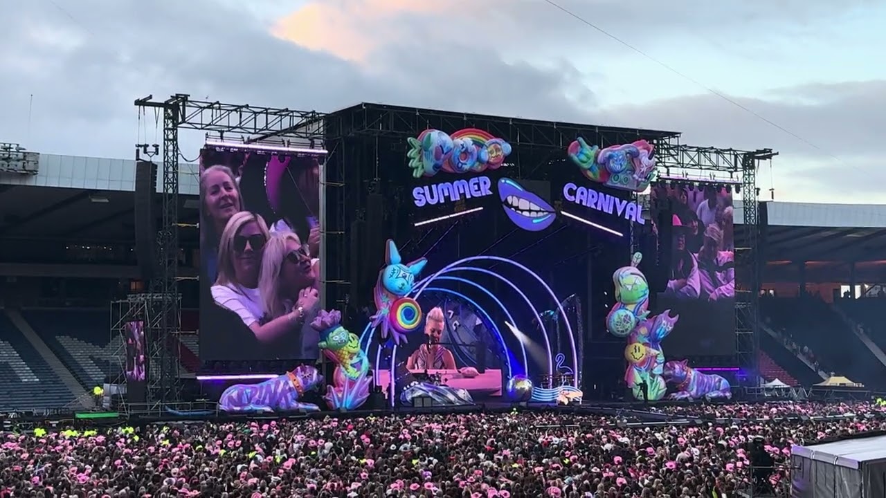 Pink - Make you feel my love ( Bob Dylan cover ) live at Hampden Park Glasgow 29/6/24