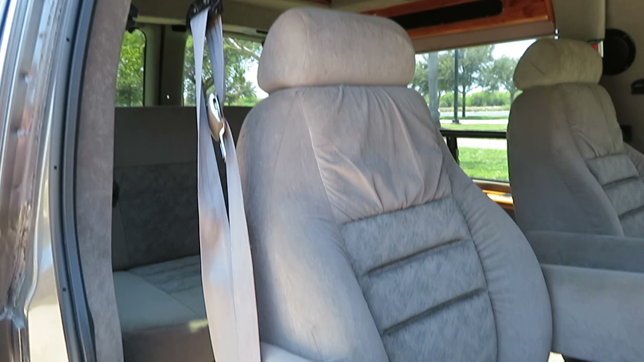 2001 GMC Savana Conversion Van High Top Sunroof Rear Folding Bench Seat/Bed Rear Entertainment Nice!