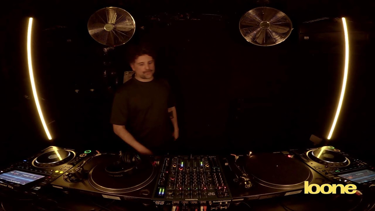 Loone LIVE x SLOW MOTION/WRONG ERA w/ ONIRIK
